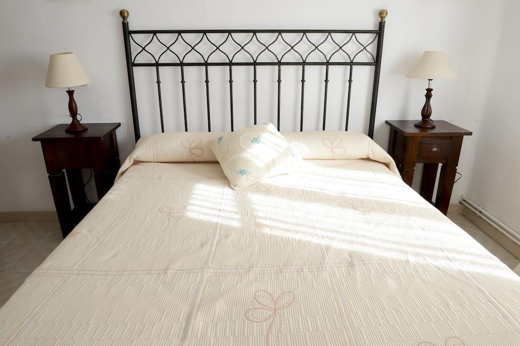 Hostal-Restaurante Fogon De Gredos Guisando Room photo